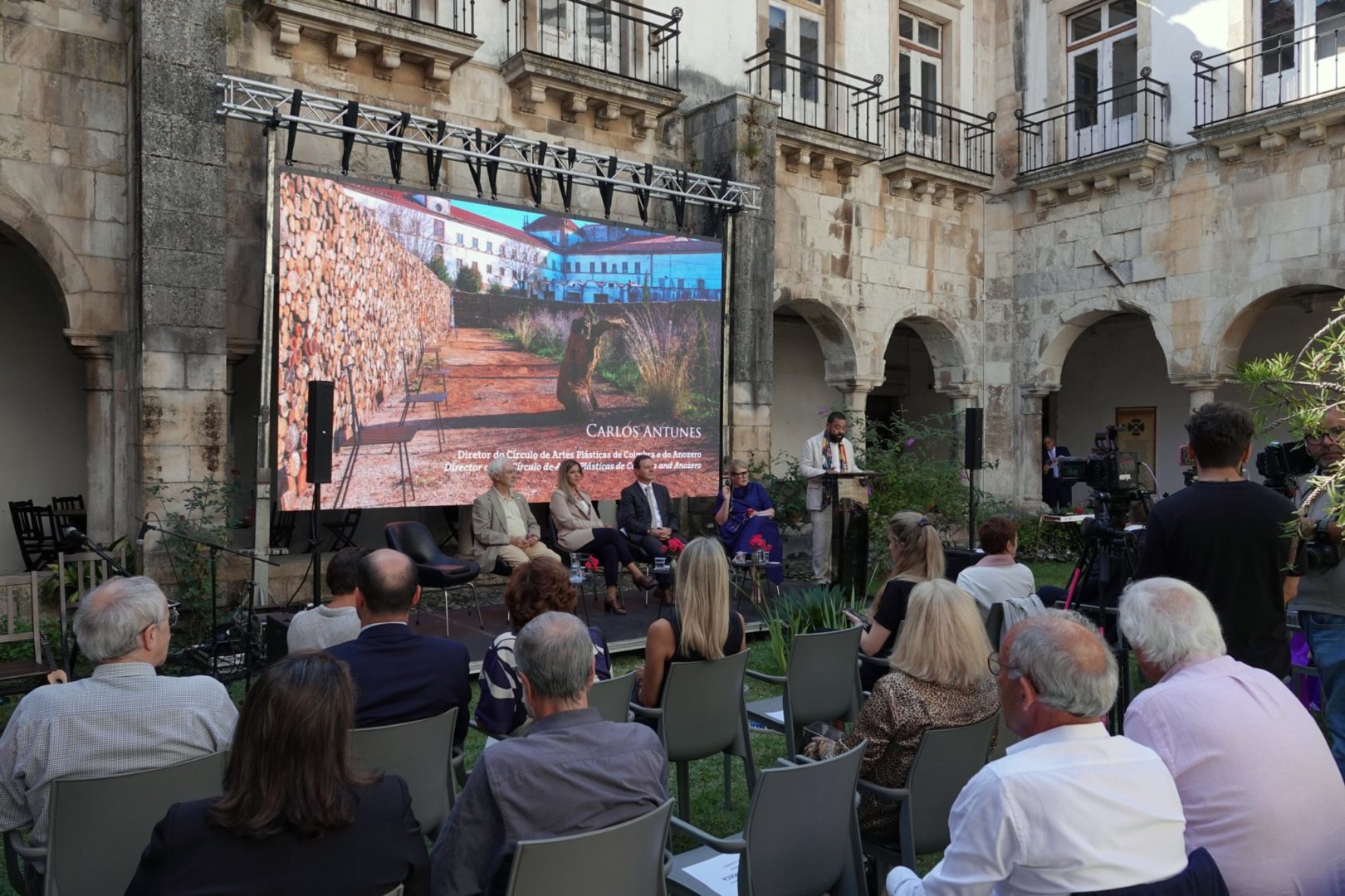 Manifesta 17 se presenta en Coimbra con la Rua da Sofia como uno de sus epicentros